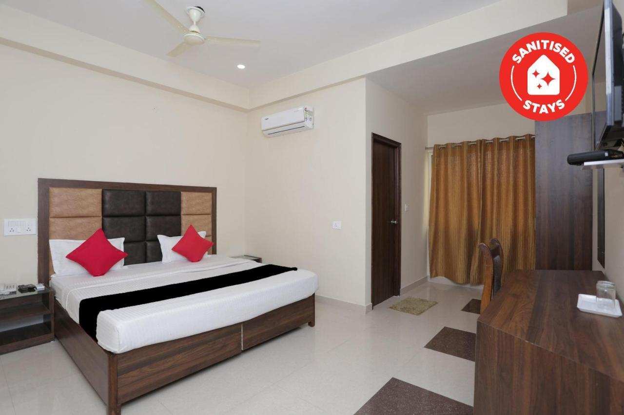 Capital O 37423 Golden Leaf Hotel Dehradun Esterno foto
