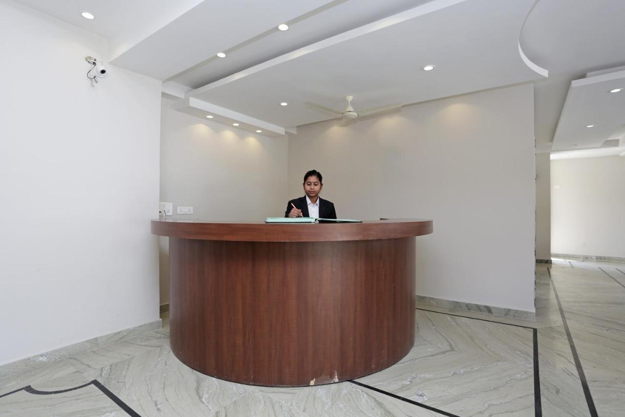 Capital O 37423 Golden Leaf Hotel Dehradun Esterno foto